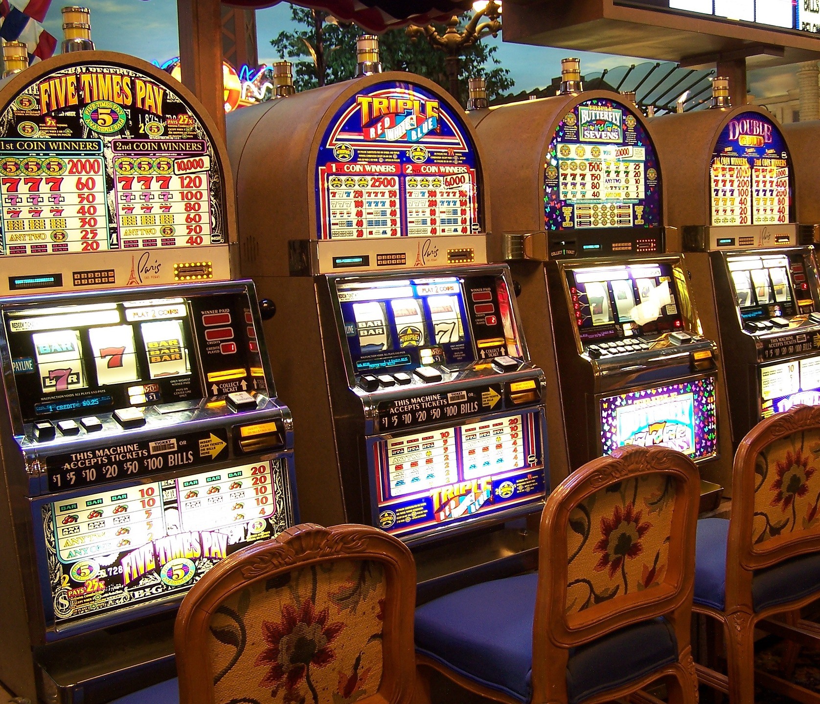 slot-machines-casino.jpg